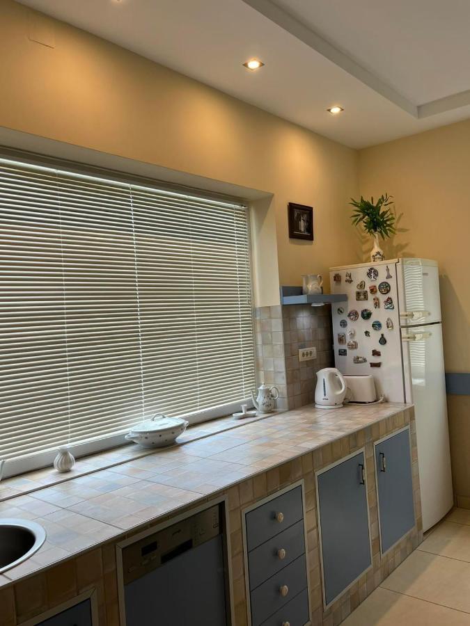 Guest House A'Storia Рума Екстериор снимка